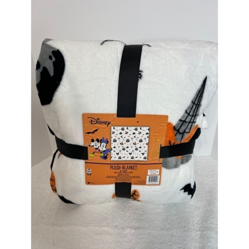 New 2022 Disney Fall Halloween  Mickey & Minnie Mouse Bed Blanket  Full / Queen